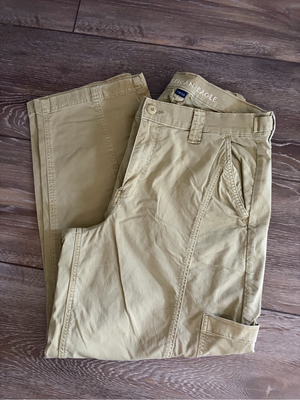 American Eagle Outfitters Women's Green Barrel Cargo Pants